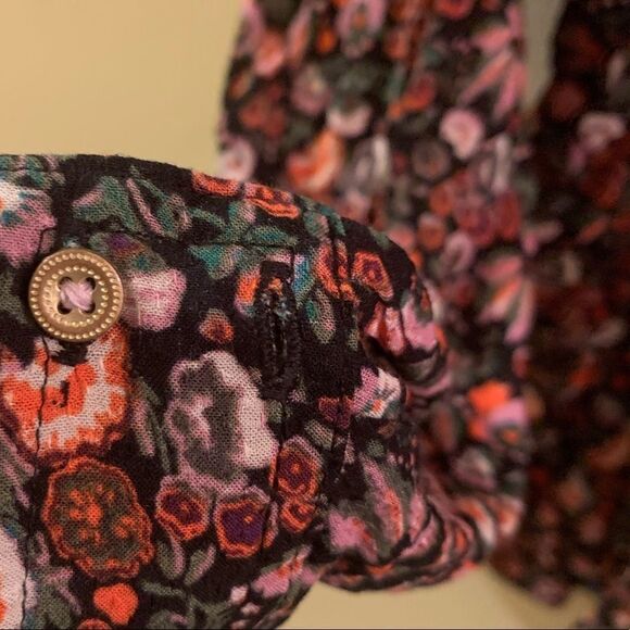 Women’s Maeve Button Up Long Sleeved Blouse•Small - Picture 4 of 6